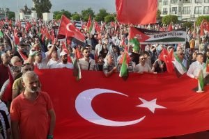 FETHİYE’DE FİLİSTİN VE GAZZE’YE DESTEK ETKİNLİĞİ DÜZENLENDİ