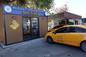 Büyükşehir Kendi Üretimi Olan Taksi Duraklarını Hizmete Sunuyor